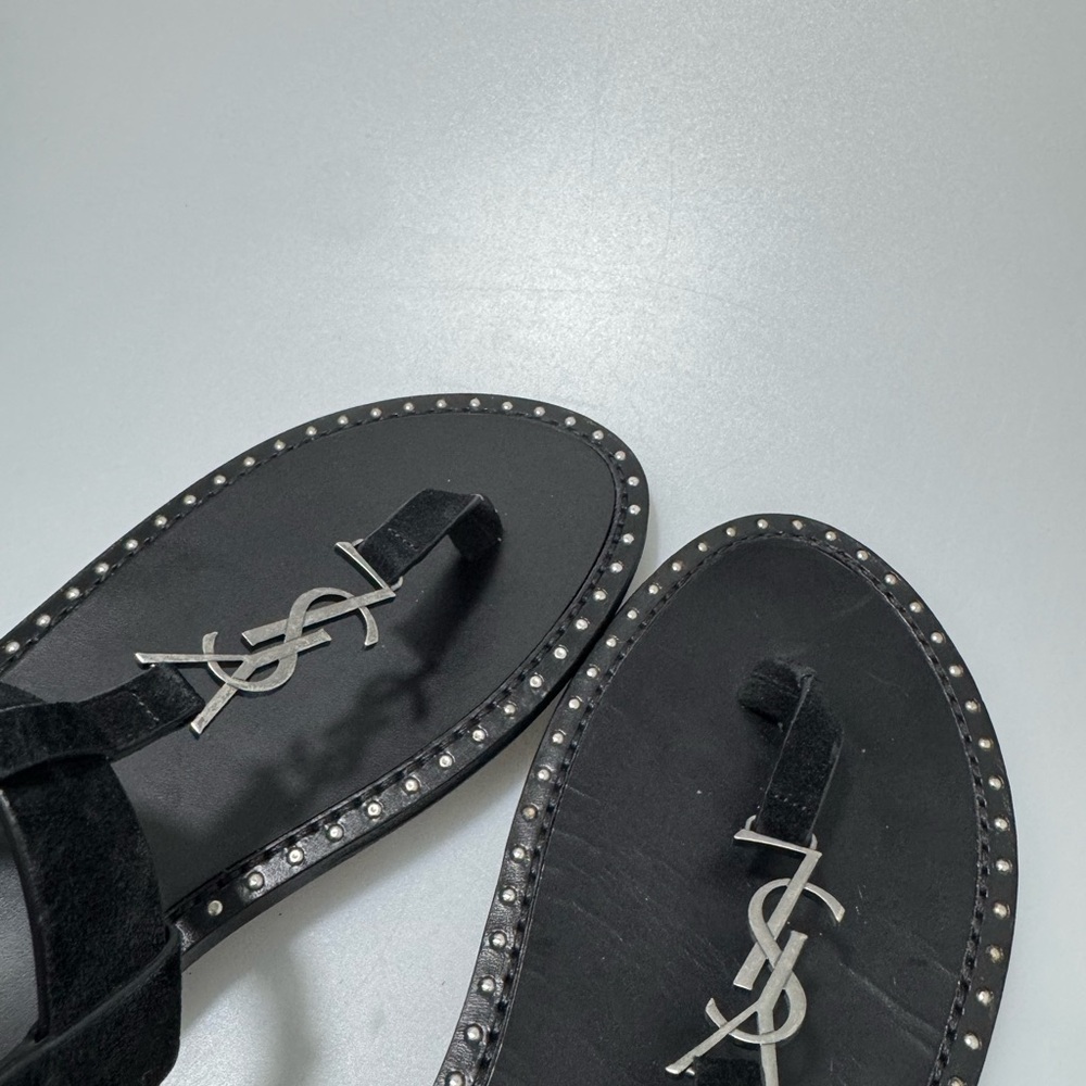 Saint Laurent Cassandra Flat Sandals in Suede with Silver-tone Monogram Black - Picture 5 of 6